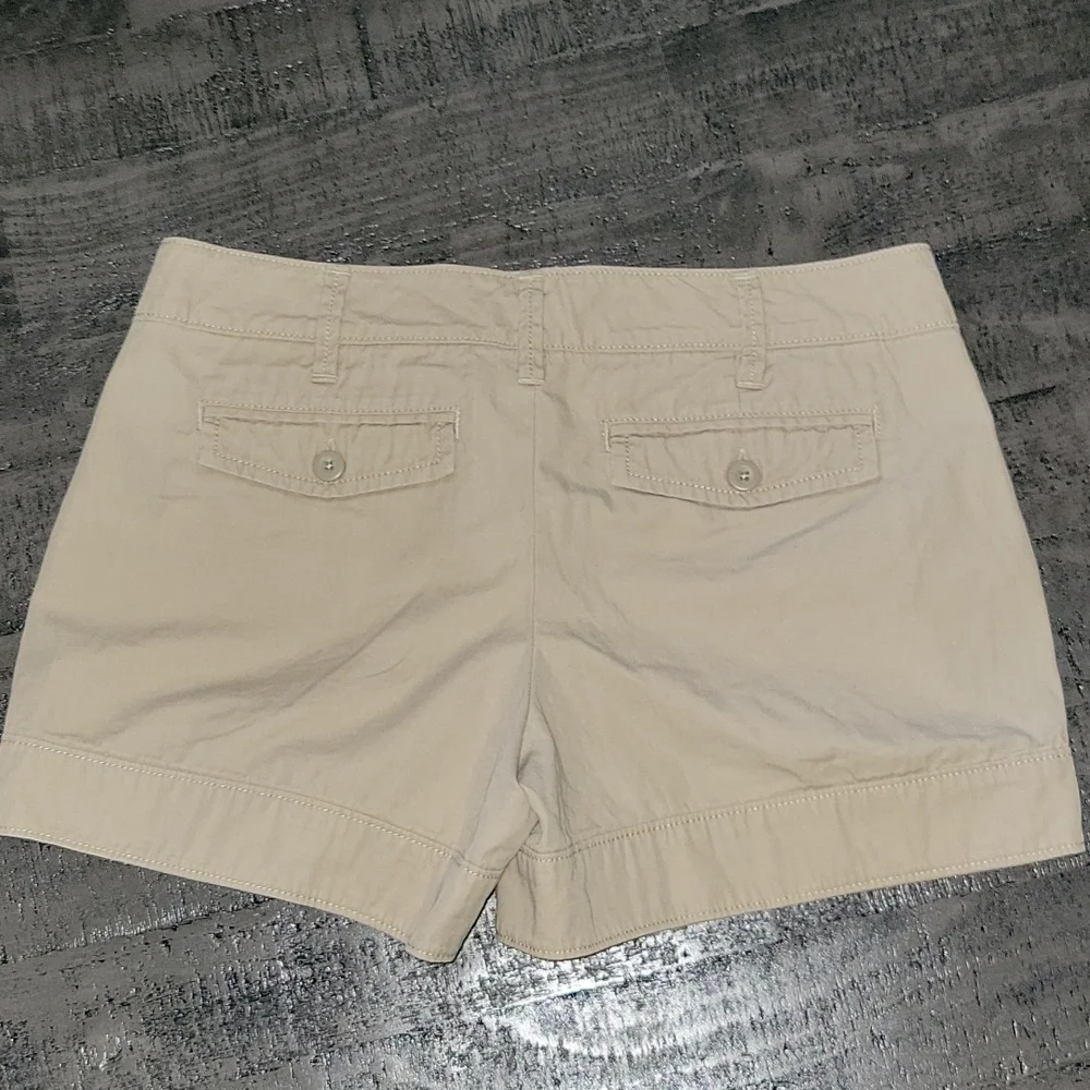 Gap Shorts - Picture 2 of 4